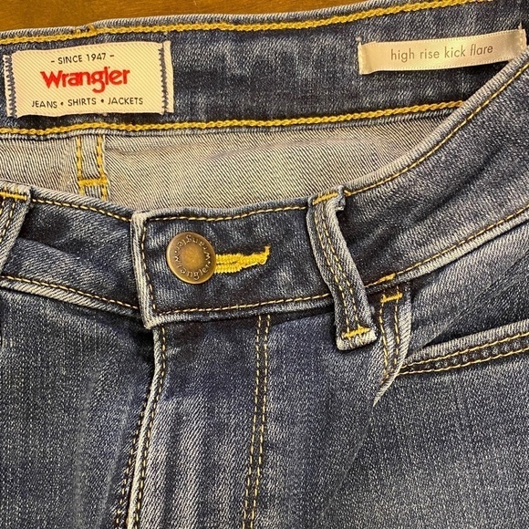 Wrangler 2 High Rise Kick Flare Jeans Womens Release Hem Stretch Cropped - Picture 8 of 13